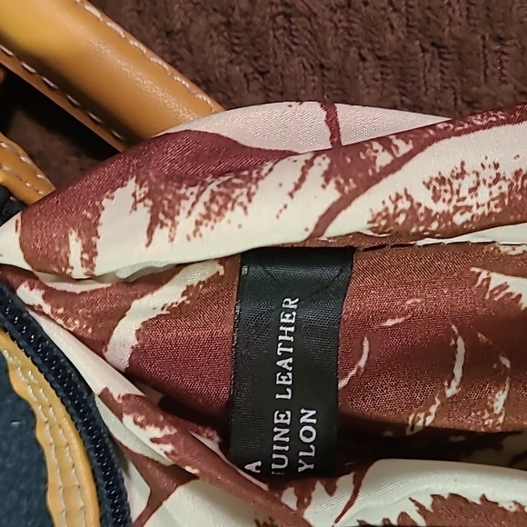 Maxx NY Navy Leather purse - Picture 12 of 12